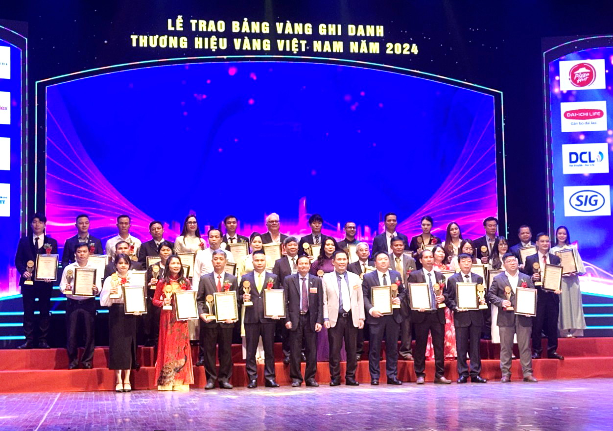 Trường ĐH Cửu Long nhận giải thưởng tốp 20 &ldquo;Thương hiệu v&agrave;ng&rdquo;- Ảnh 2.