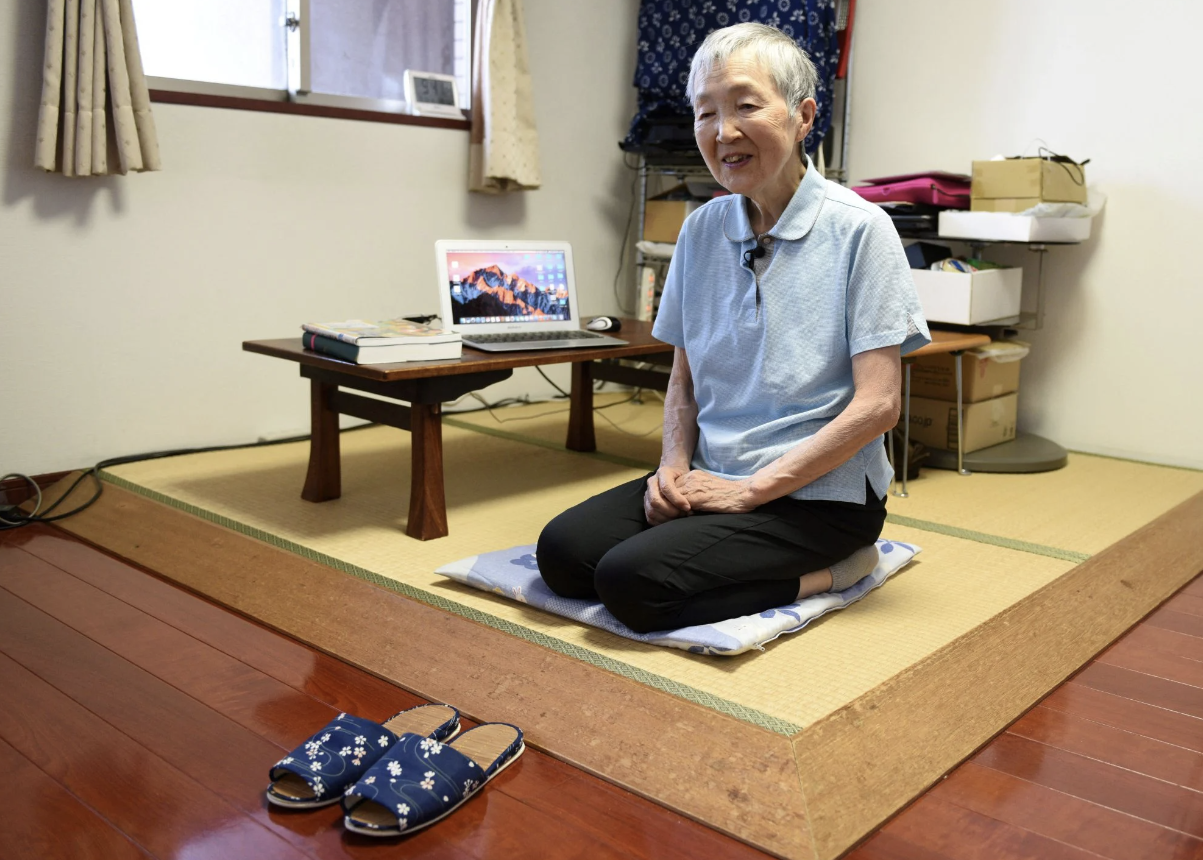 Bà Masako Wakamiya, 87 tuổi, hiện vẫn là nhà phát triển ứng dụng cao tuổi nhất thế giới (ảnh chụp vào năm 2017) - Ảnh: AFP