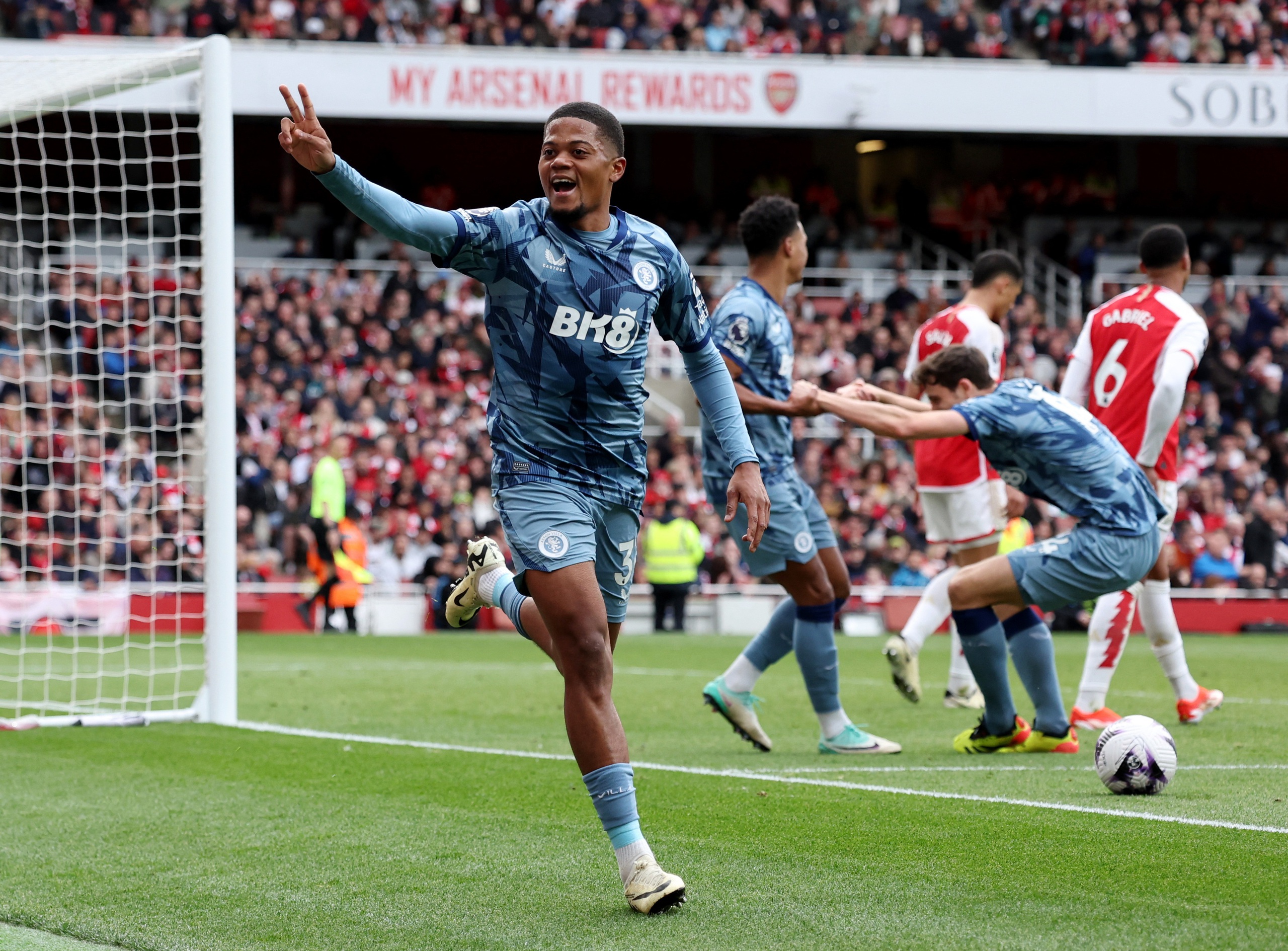 Arsenal thua sốc sân nhà, ngôi đỉnh bảng trao tay Man City- Ảnh 5.