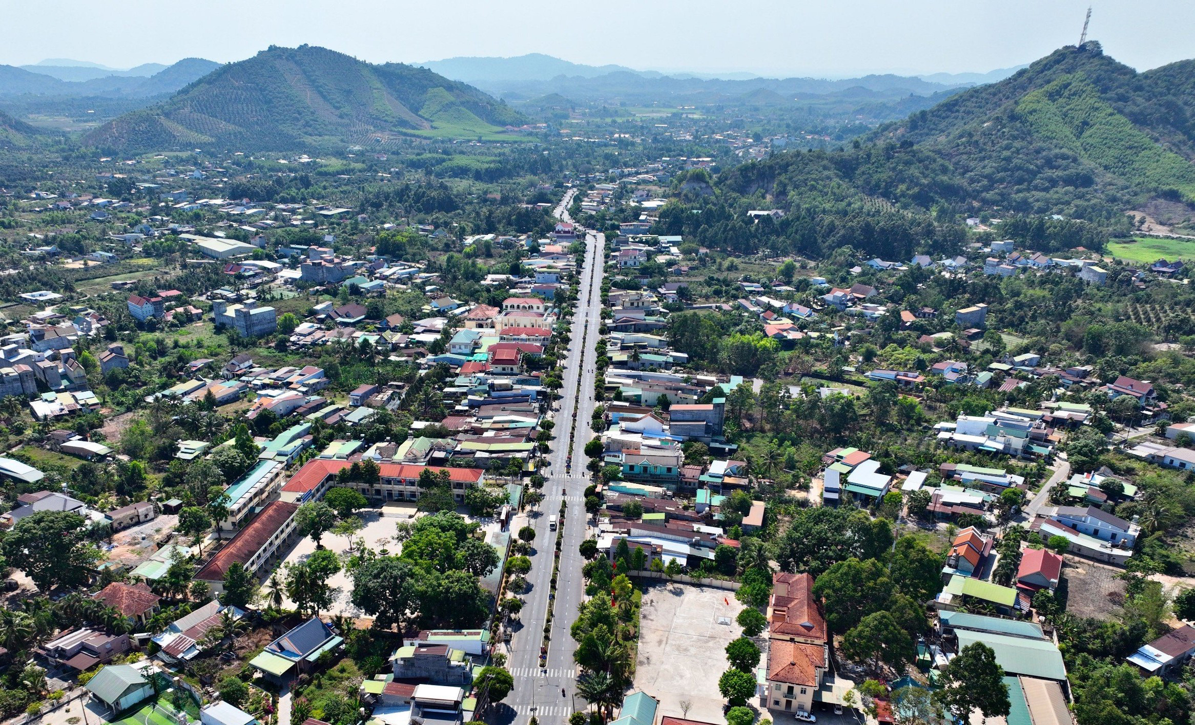 Ba huyện Đạ Tẻh, Đạ Huoai và Cát Tiên của tỉnh Lâm Đồng sẽ sáp nhập thành 1 huyện, dự kiến tên đơn vị hành chính mới là Đạ Huoai Ảnh: LÊ GIANG