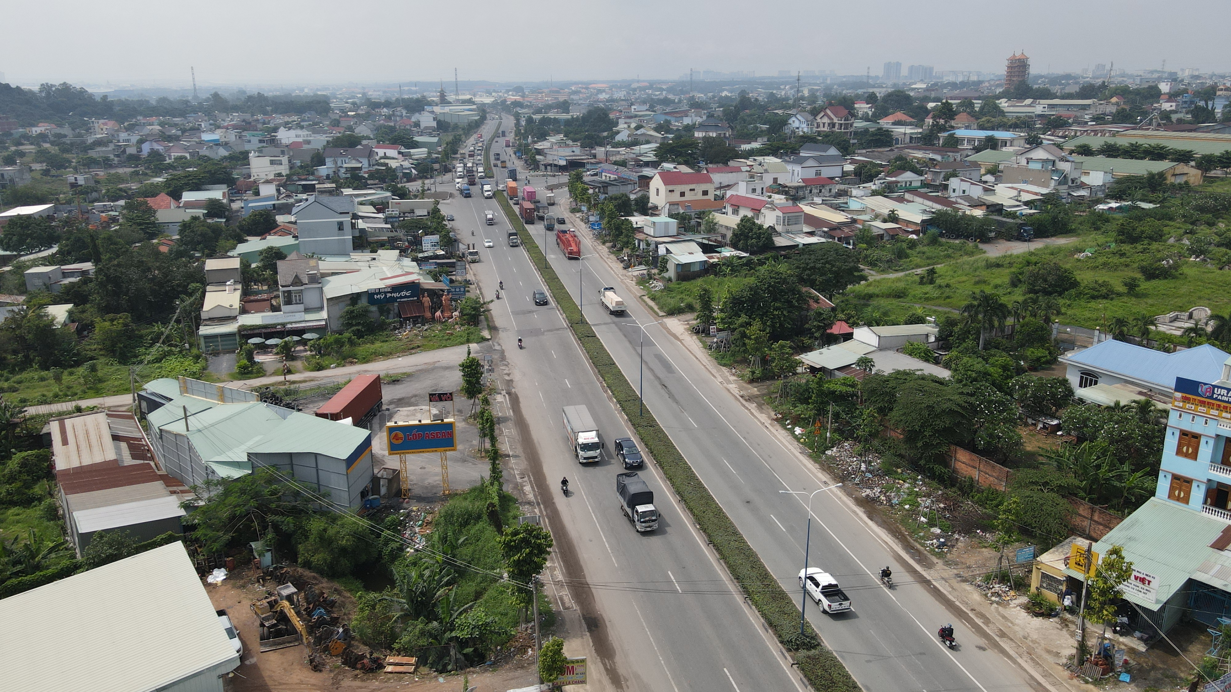Kiến nghị đầu tư l&agrave;n dừng khẩn cấp tr&ecirc;n đường Mỹ Phước- T&acirc;n Vạn- Ảnh 2.