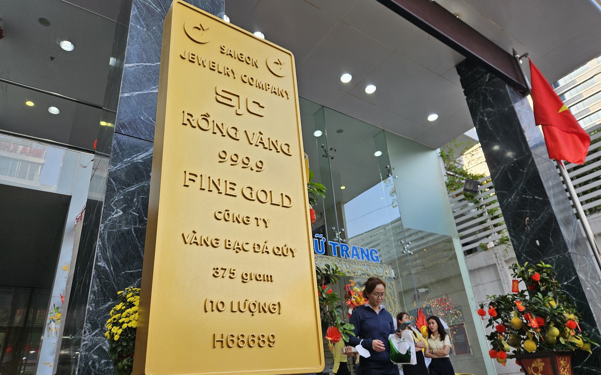 Cuối ngày, giá vàng miếng SJC lại... giảm chóng mặt
