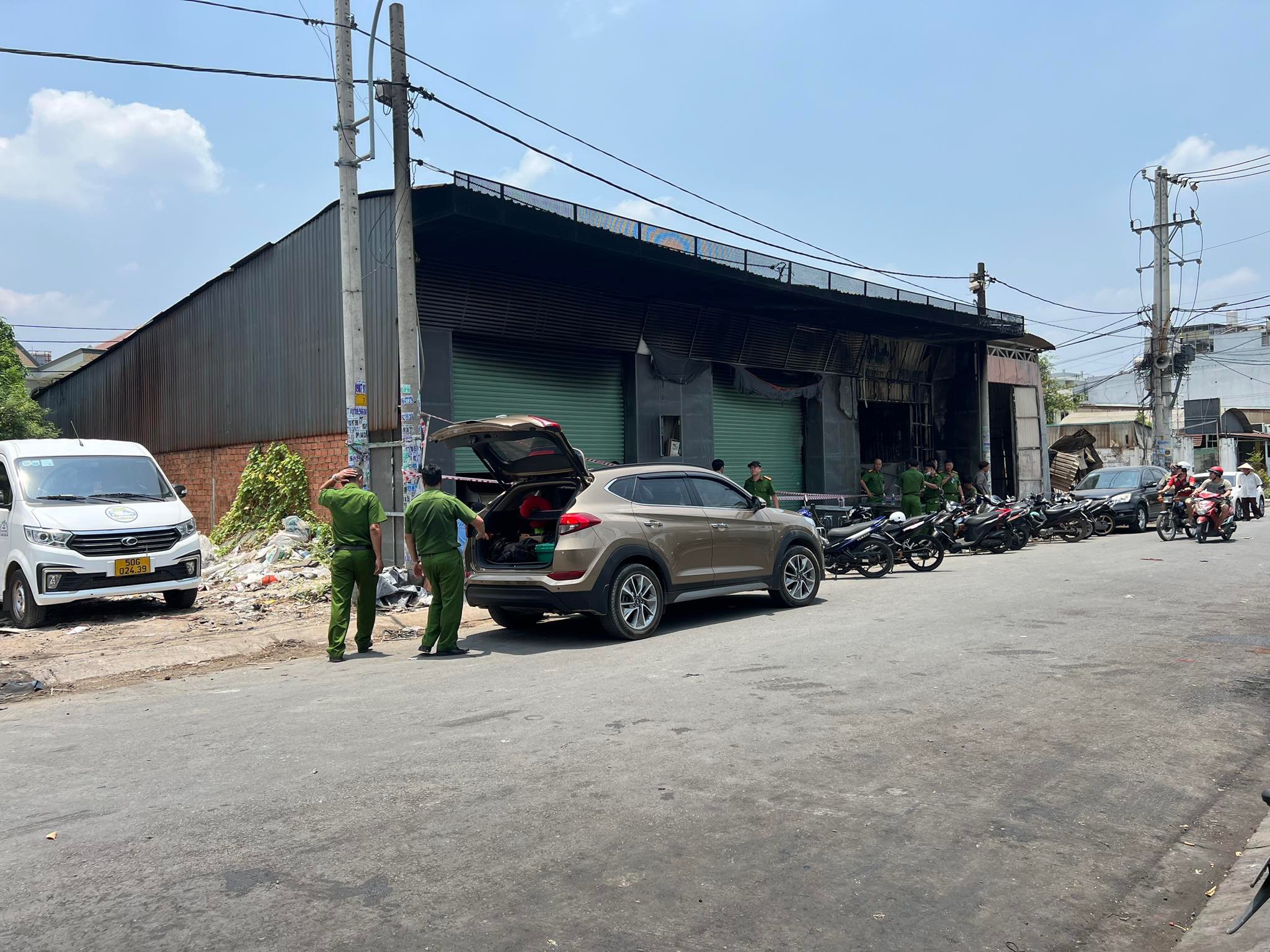 TP HCM: 1 ng&agrave;y, 3 vụ ch&aacute;y nh&agrave; xưởng- Ảnh 2.