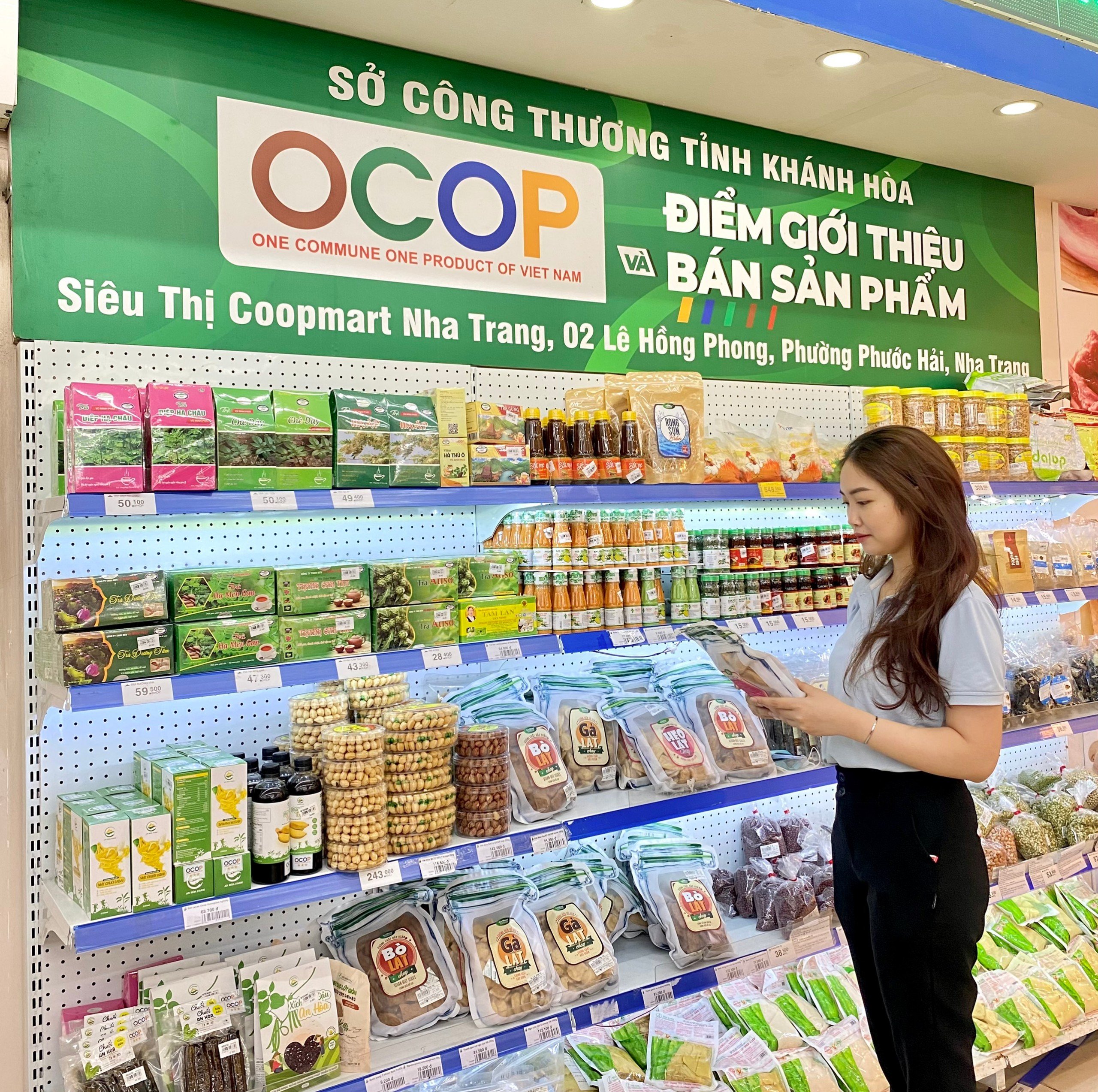 Co.opmart, Co.opXtra ưu đ&atilde;i kh&aacute;ch h&agrave;ng th&agrave;nh vi&ecirc;n, giới thiệu h&agrave;ng OCOP mừng ng&agrave;y Hợp t&aacute;c x&atilde; Việt Nam- Ảnh 1.