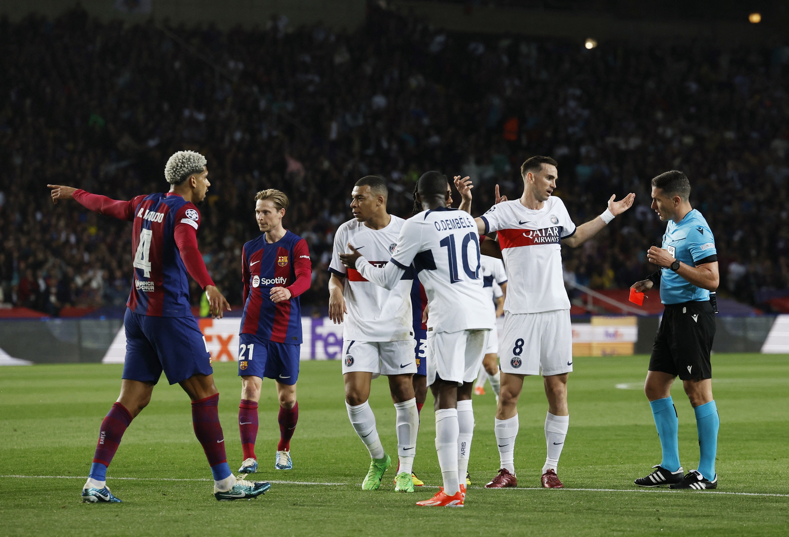 Địa chấn xứ Catalan, PSG ngược dòng loại Barcelona ở tứ kết Champions League- Ảnh 2.
