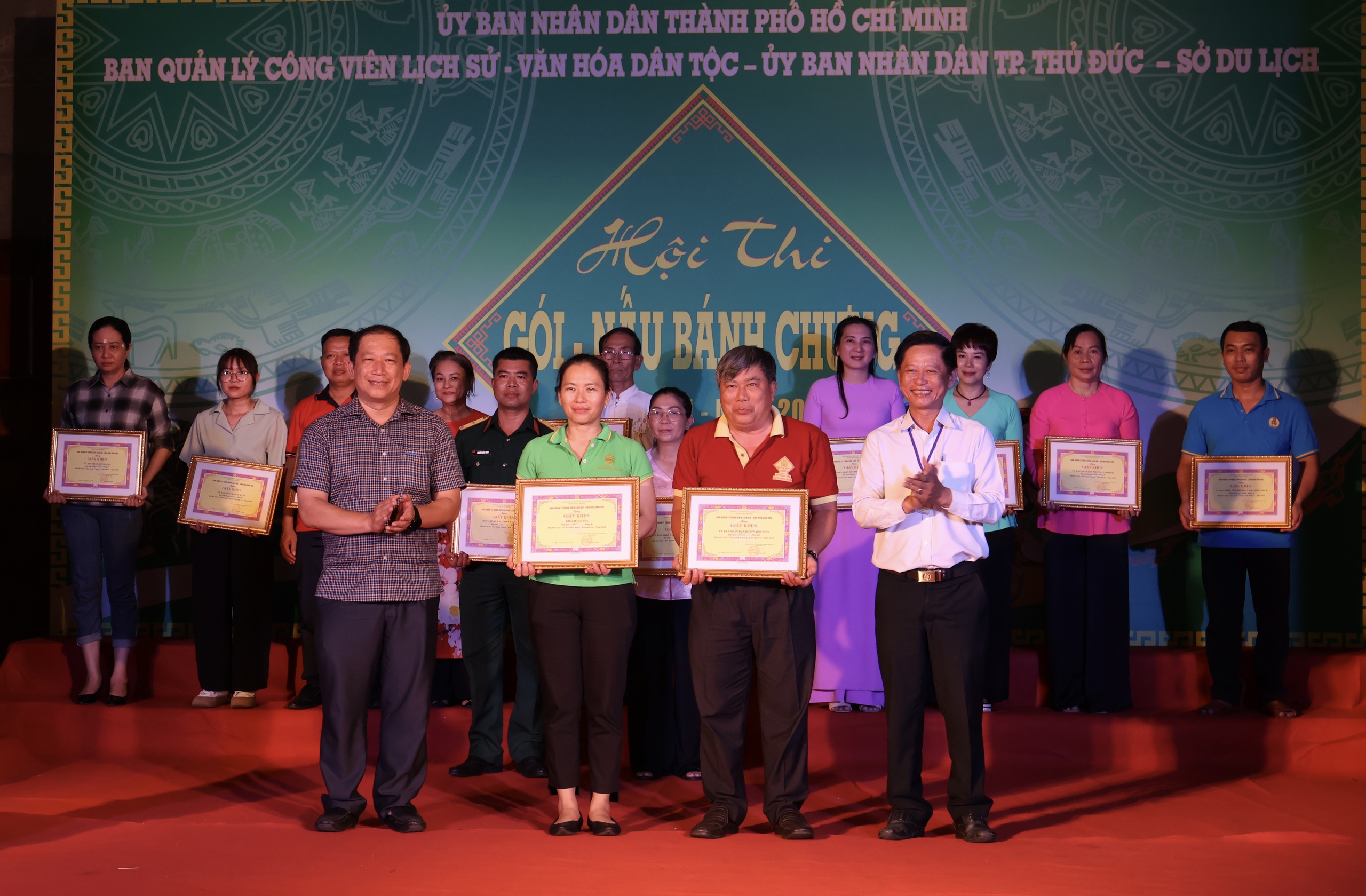 TP HCM: Thi g&oacute;i, nấu b&aacute;nh chưng d&acirc;ng Vua H&ugrave;ng- Ảnh 5.