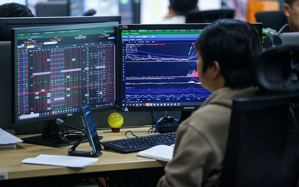 Những cổ phiếu đáng chú ý ngày 17-4