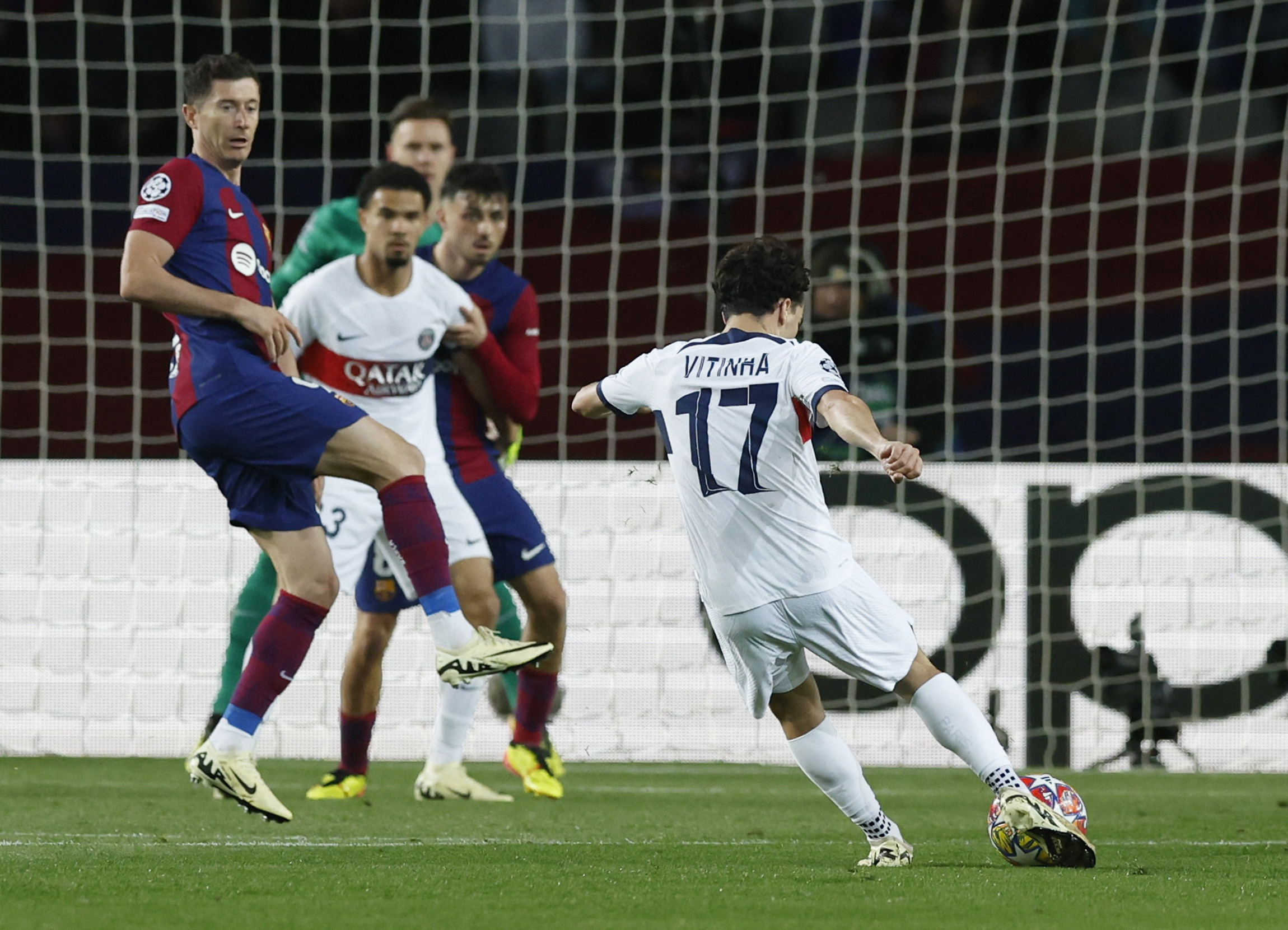 Địa chấn xứ Catalan, PSG ngược dòng loại Barcelona ở tứ kết Champions League- Ảnh 6.