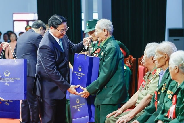 Thủ tướng: Không bao giờ quên những người làm nên Chiến thắng Điện Biên Phủ- Ảnh 2.