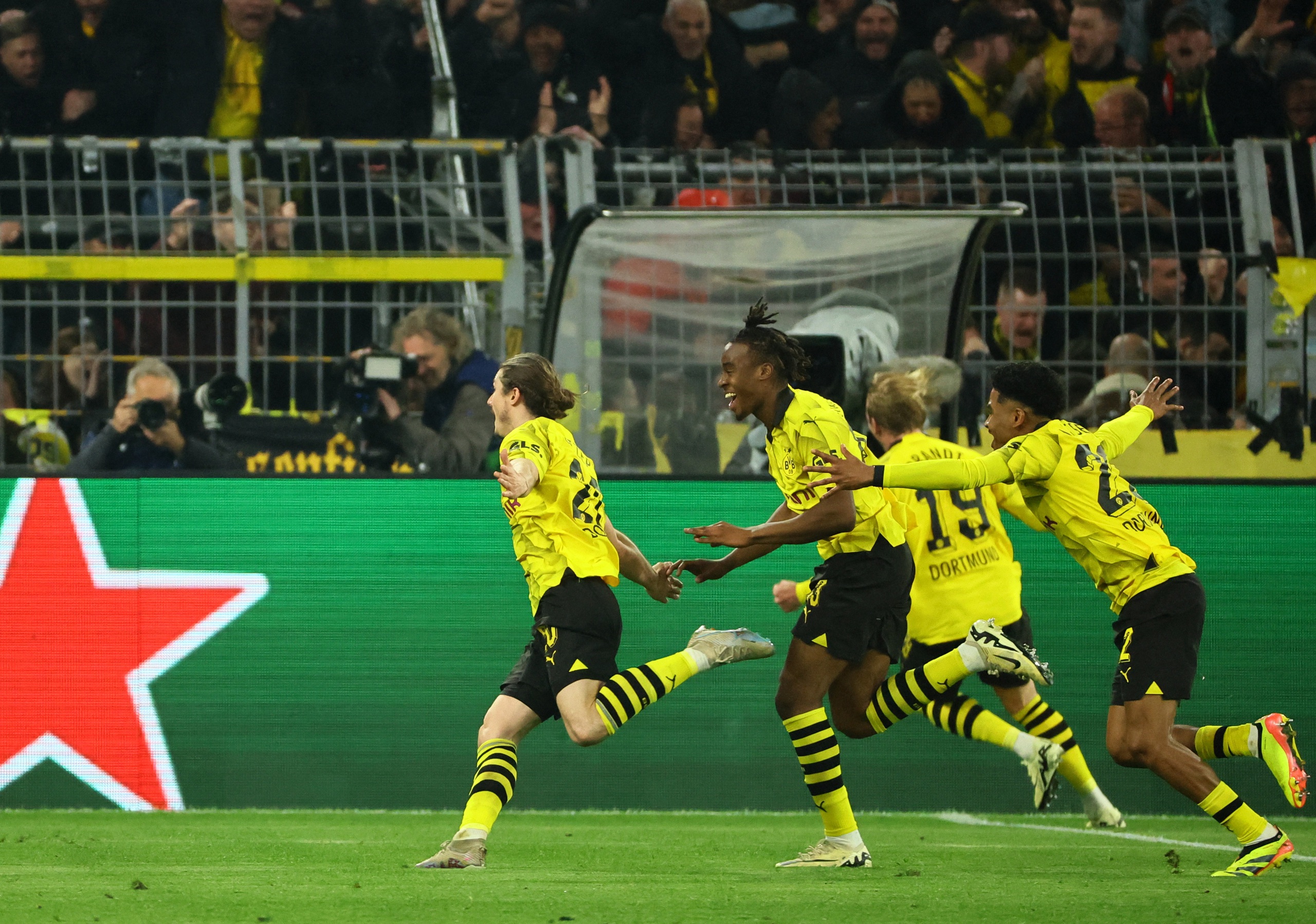 Cựu cầu thủ Man United tỏa sáng, Dortmund quật ngã Atletico Madrid - Ảnh 8.