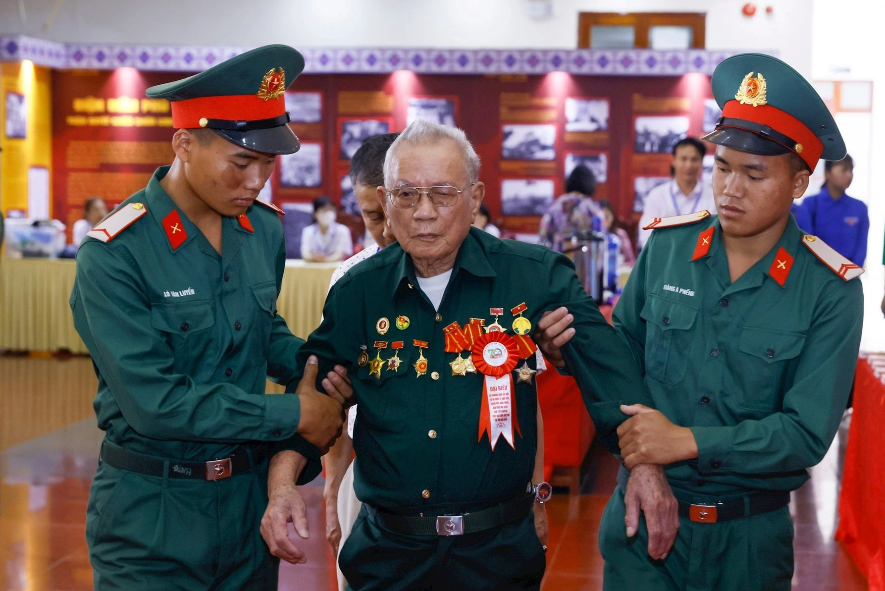 Thủ tướng: Không bao giờ quên những người làm nên Chiến thắng Điện Biên Phủ- Ảnh 3.