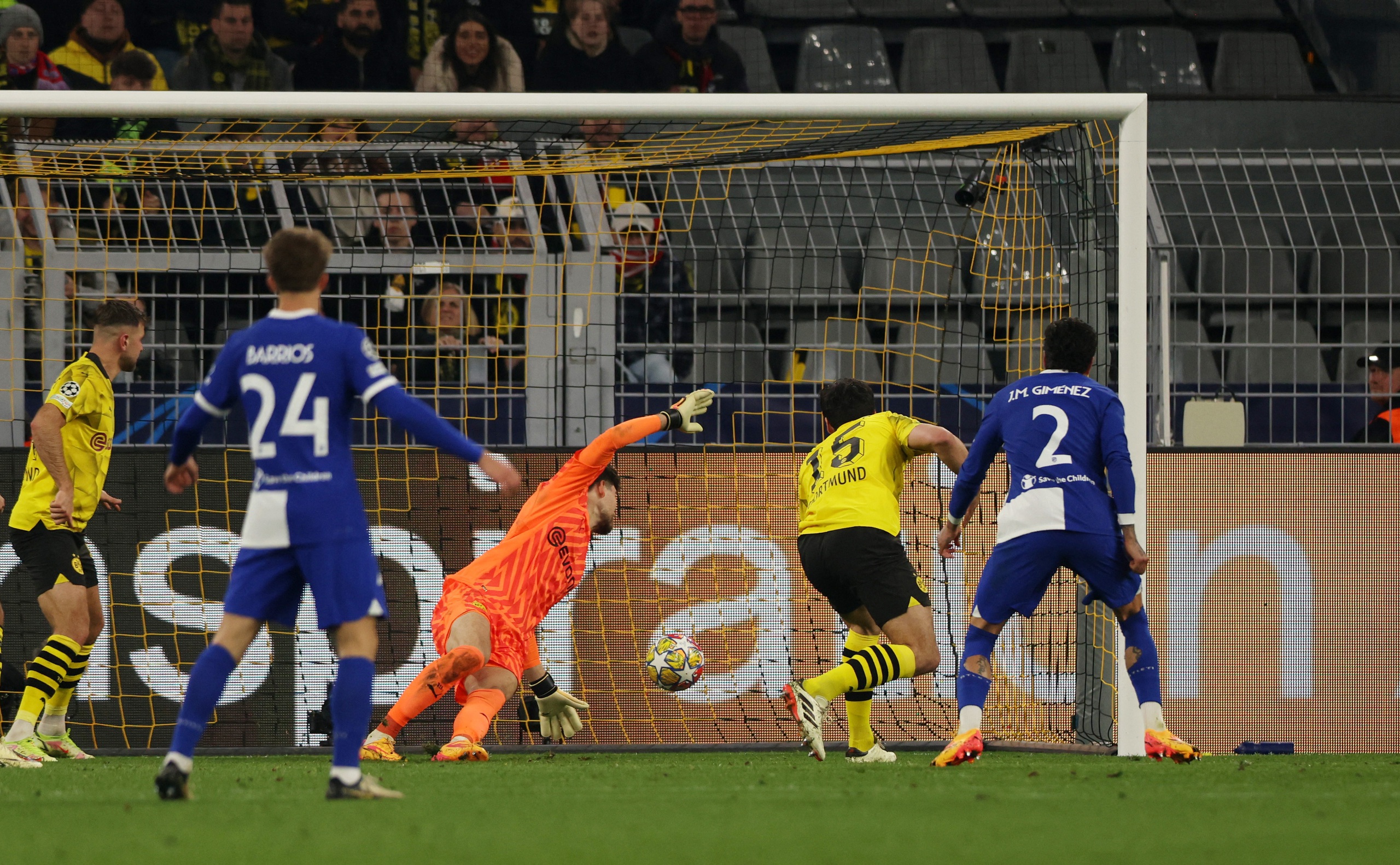 Cựu cầu thủ Man United tỏa sáng, Dortmund quật ngã Atletico Madrid - Ảnh 4.