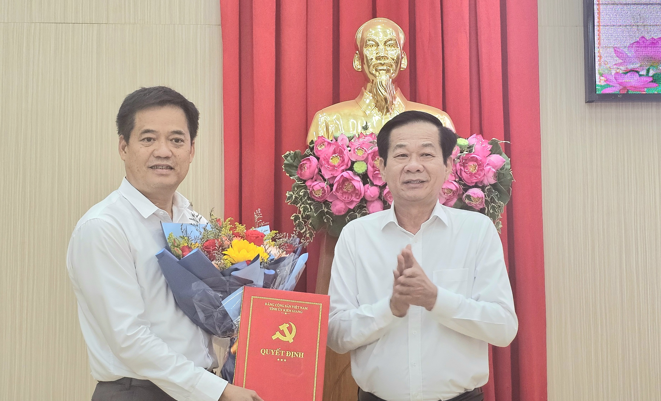 T&acirc;n B&iacute; thư Th&agrave;nh ủy Ph&uacute; Quốc n&oacute;i g&igrave; tr&ecirc;n cương vị mới?- Ảnh 1.