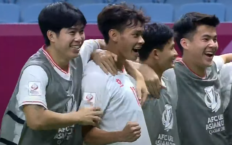 Thắng U23 Kuwait 3-1, U23 Việt Nam gi&agrave;nh ng&ocirc;i đầu bảng D