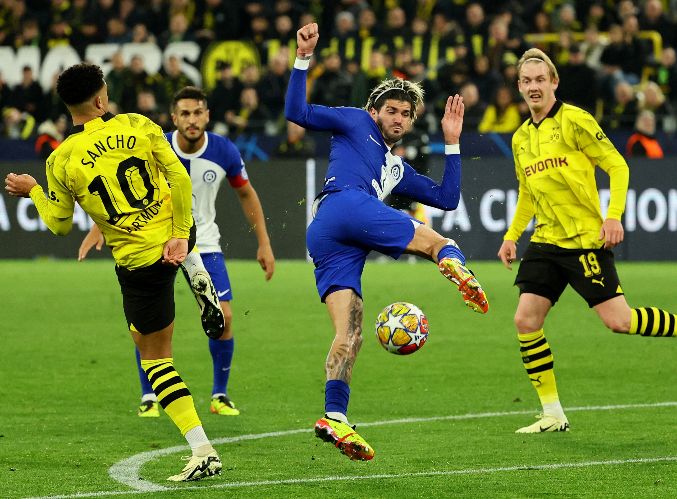 Cựu cầu thủ Man United tỏa sáng, Dortmund quật ngã Atletico Madrid - Ảnh 1.