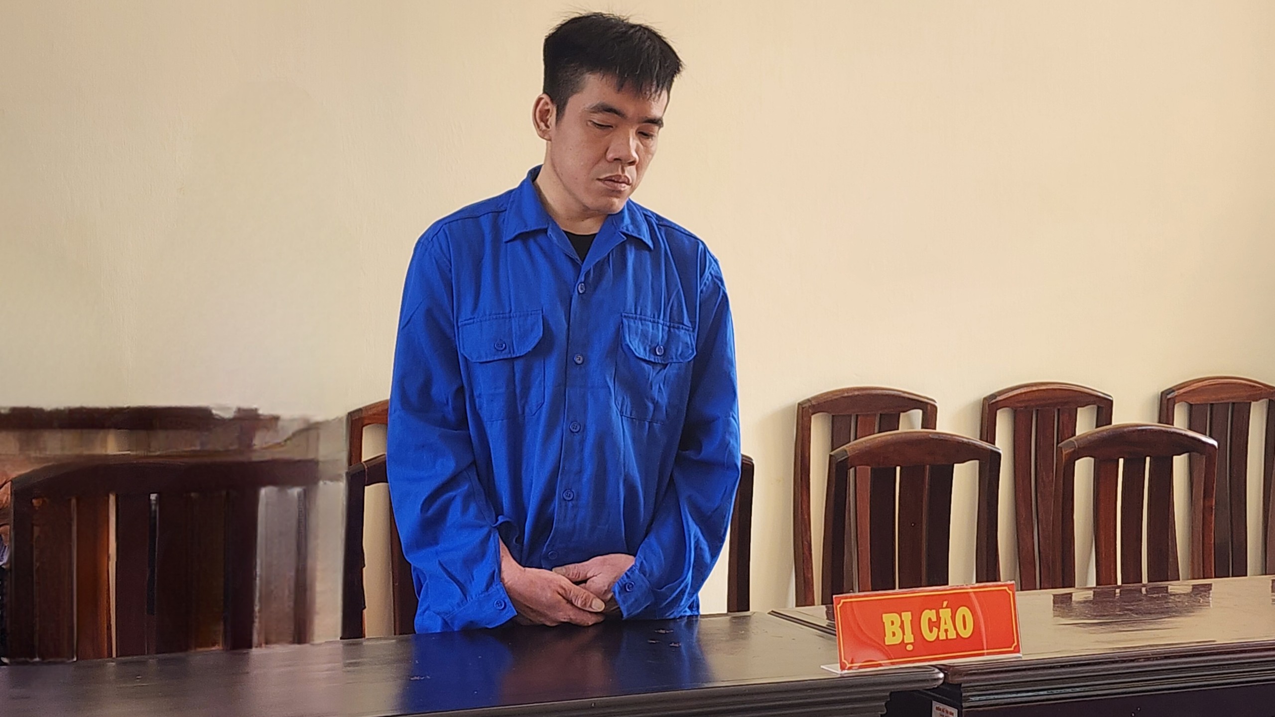 Cha dượng chém chết con gái riêng của vợ- Ảnh 1.