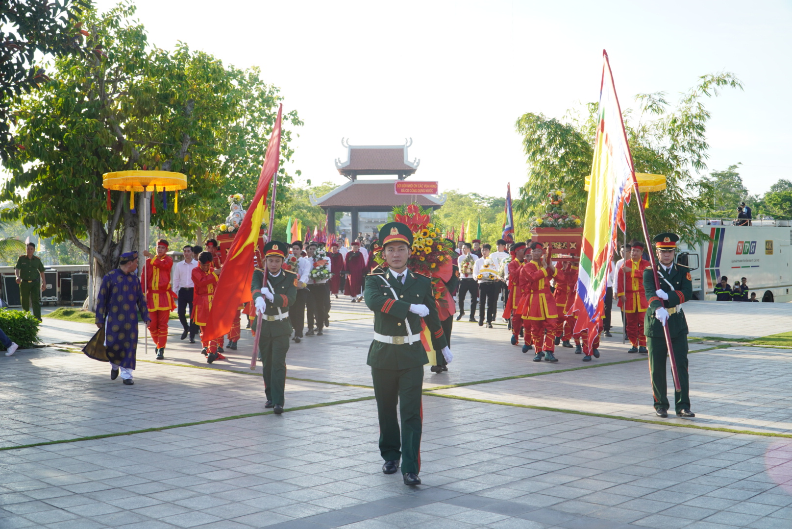 Cần Thơ: Tổ chức lễ d&acirc;ng hương tại Đền thờ Vua H&ugrave;ng- Ảnh 1.