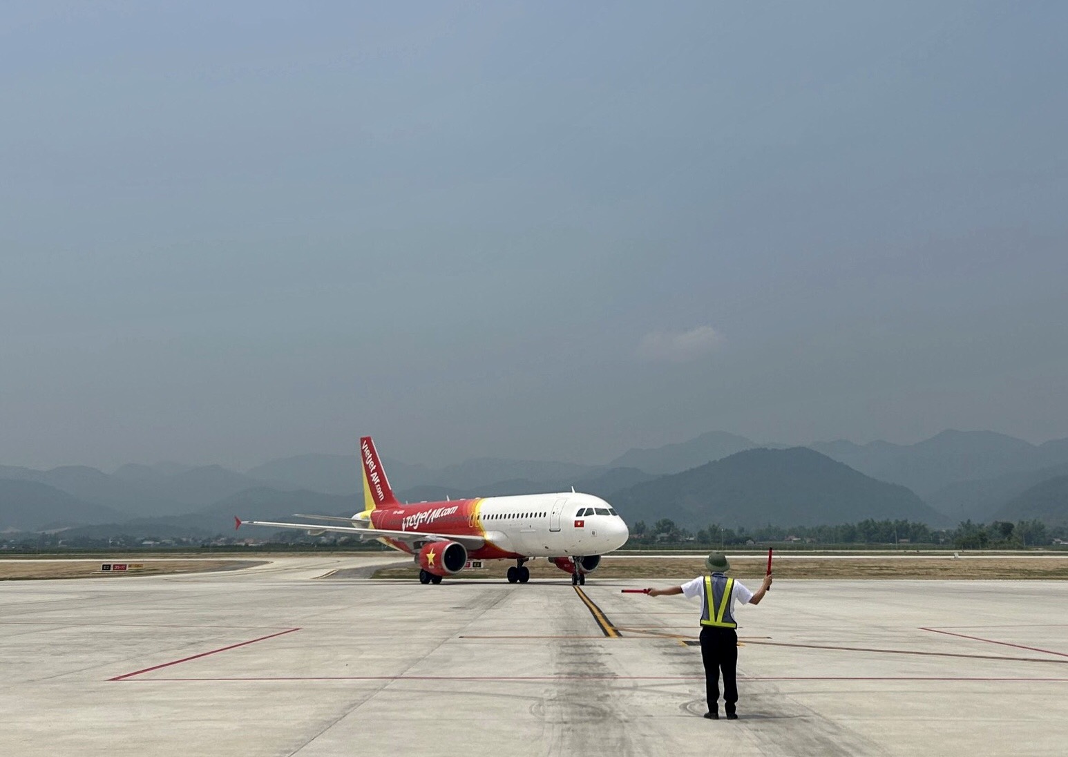 S&acirc;n bay Điện Bi&ecirc;n c&oacute; đ&agrave;i kiểm so&aacute;t kh&ocirc;ng lưu mới- Ảnh 2.