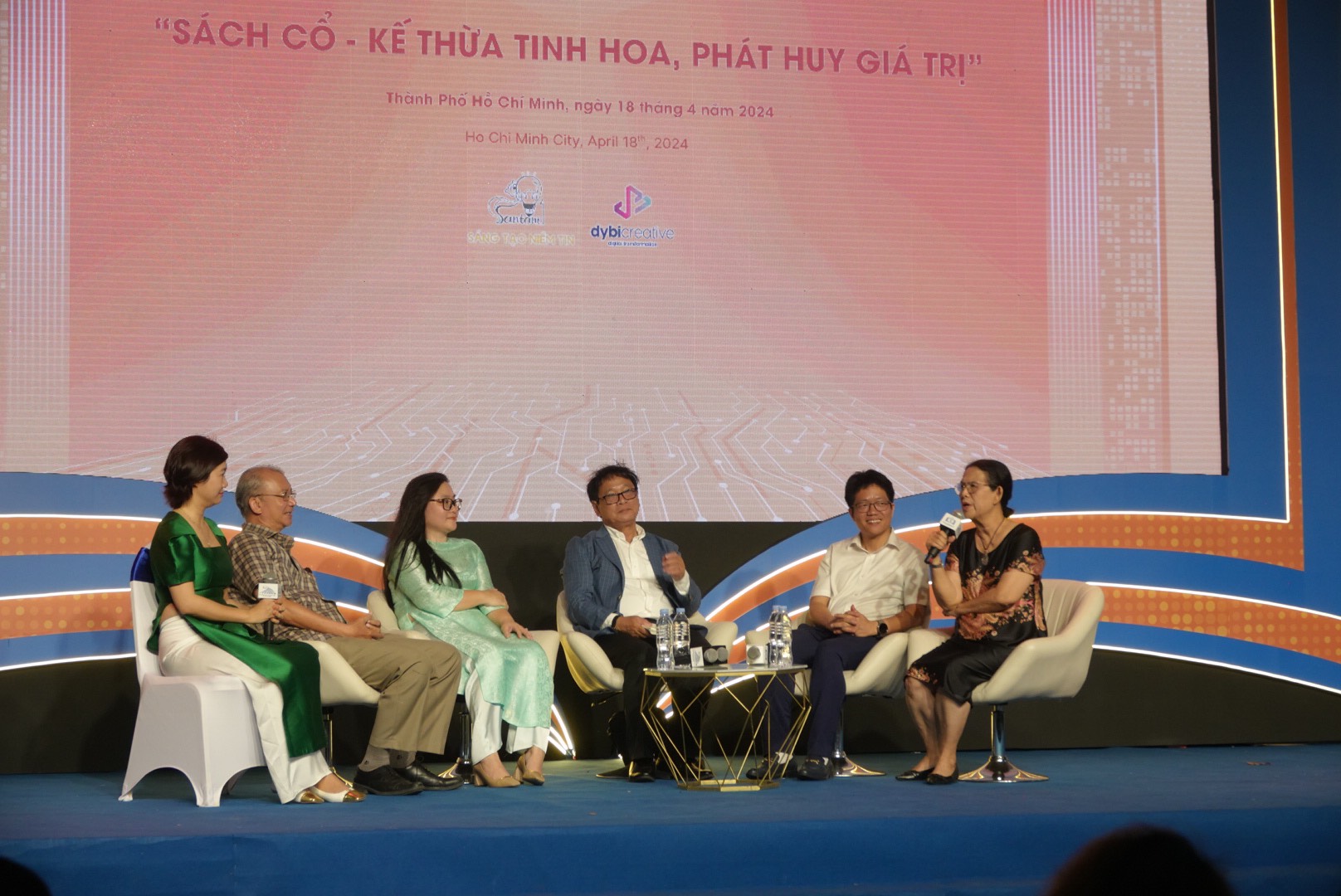 Gi&aacute; trị tinh hoa của tư liệu cổ- Ảnh 1.