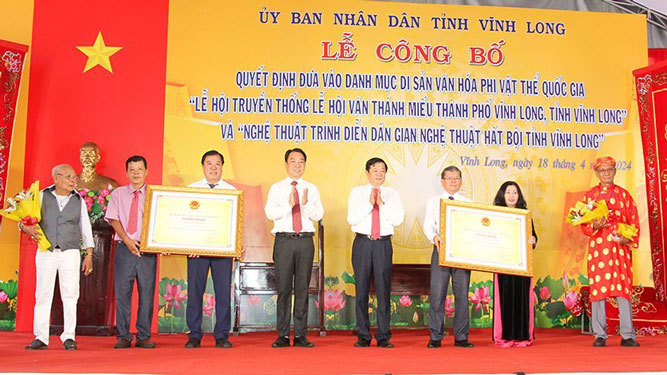 L&atilde;nh đạo Tỉnh ủy, UBND tỉnh Vĩnh Long c&ocirc;ng bố 2 di sản văn h&oacute;a phi vật thể quốc gia