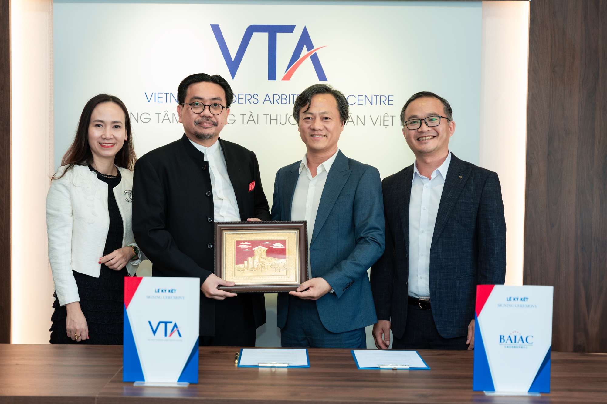 Lễ ký kết thỏa thuận hợp tác chiến lược- Ảnh 4. Lễ ký kết thỏa thuận hợp tác chiến lược- Ảnh 4.