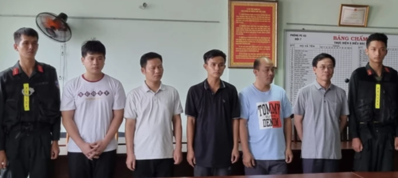 Hành vi nhận hối lộ của hai cựu Cục trưởng Cục Đăng kiểm Việt Nam- Ảnh 1.