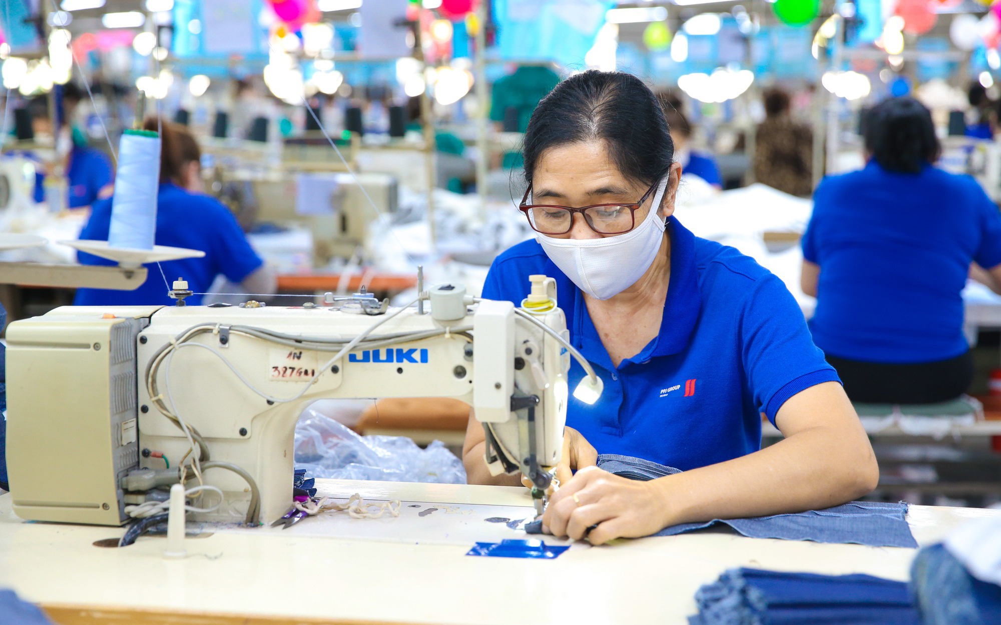 Chú trọng cải thiện môi trường, điều kiện làm việc cho người lao động