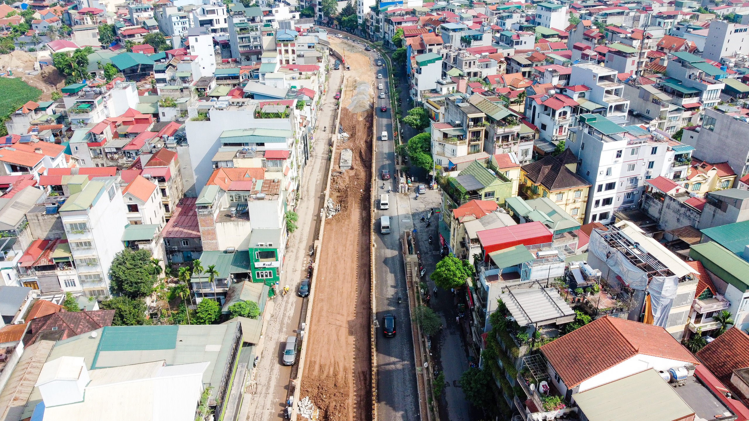 VIDEO: To&agrave;n cảnh tuyến đường kết nối quận Ba Đ&igrave;nh với s&acirc;n bay Nội B&agrave;i trước ng&agrave;y về đ&iacute;ch- Ảnh 4.