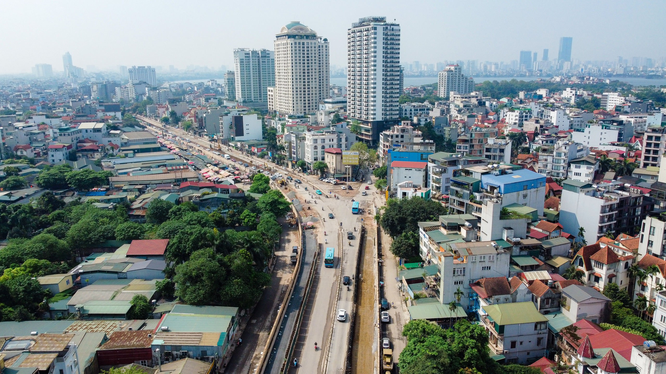VIDEO: To&agrave;n cảnh tuyến đường kết nối quận Ba Đ&igrave;nh với s&acirc;n bay Nội B&agrave;i trước ng&agrave;y về đ&iacute;ch- Ảnh 10.