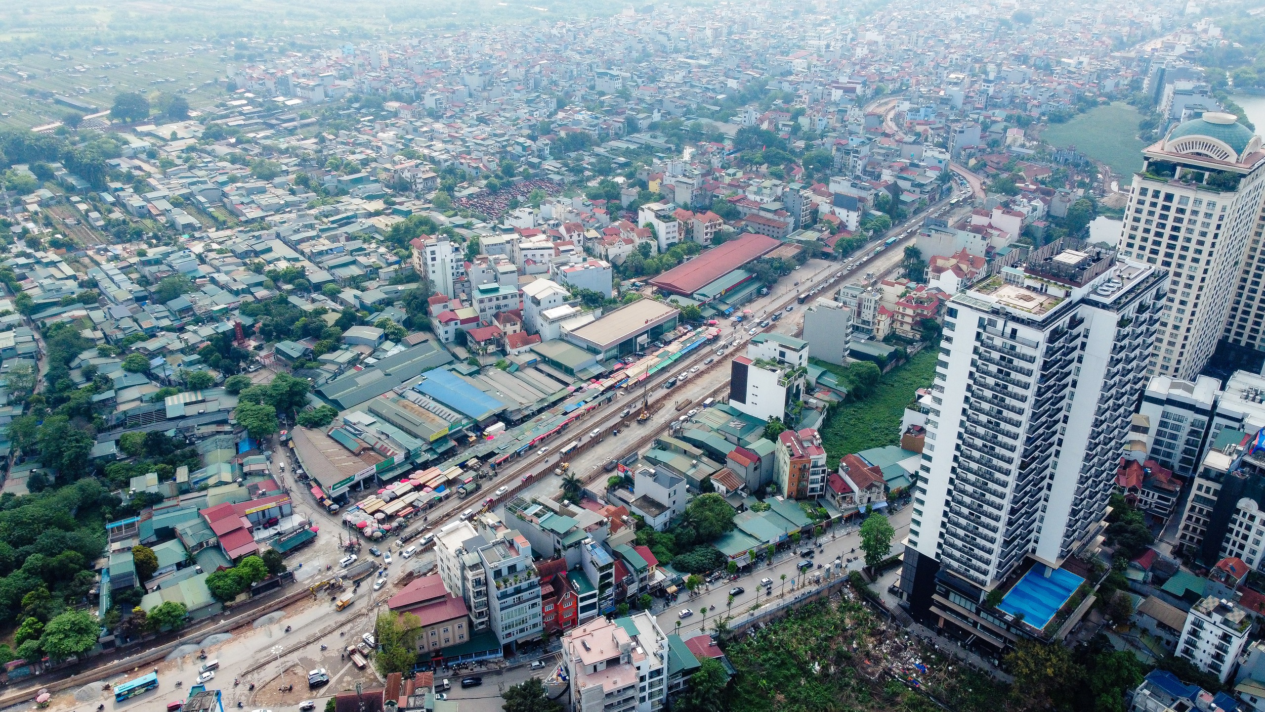 VIDEO: To&agrave;n cảnh tuyến đường kết nối quận Ba Đ&igrave;nh với s&acirc;n bay Nội B&agrave;i trước ng&agrave;y về đ&iacute;ch- Ảnh 13.