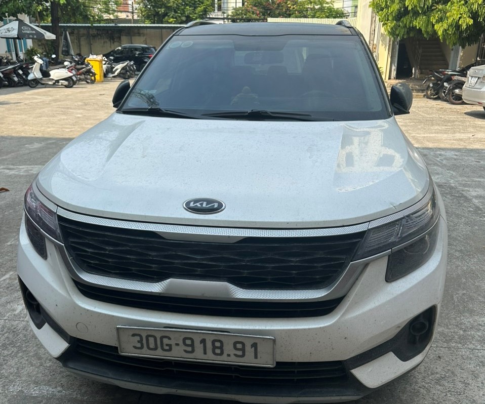 Bắt giữ đối tượng trộm &ocirc; t&ocirc; ngay giữa ban ng&agrave;y tại Đ&agrave; Nẵng- Ảnh 2.