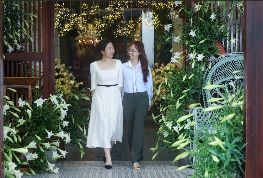 Điểm check-in l&atilde;ng mạn m&ugrave;a hoa loa k&egrave;n giữa trung t&acirc;m H&agrave; Nội- Ảnh 4.