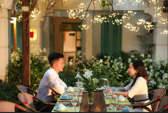 Điểm check-in l&atilde;ng mạn m&ugrave;a hoa loa k&egrave;n giữa trung t&acirc;m H&agrave; Nội- Ảnh 11.