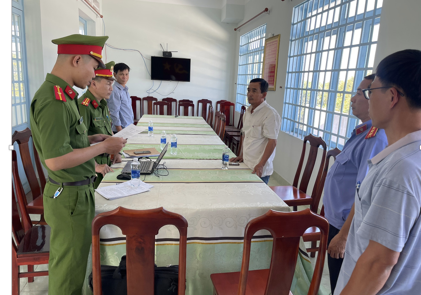 Đồng Nai: Khởi tố cựu chủ tịch, ph&oacute; chủ tịch x&atilde; ở TP Long Kh&aacute;nh- Ảnh 2.