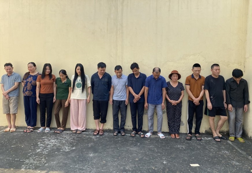 Nhiều &ldquo;qu&yacute; b&agrave;&rdquo; tham gia đường d&acirc;y đ&aacute;nh bạc 1 tỉ đồng/ng&agrave;y- Ảnh 1.