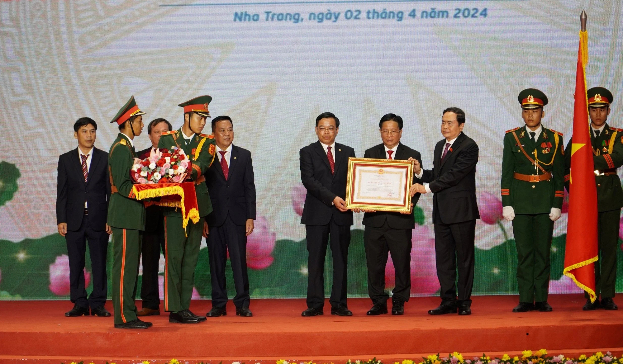 Nha Trang kỷ niệm 100 năm x&acirc;y dựng v&agrave; ph&aacute;t triển- Ảnh 2.