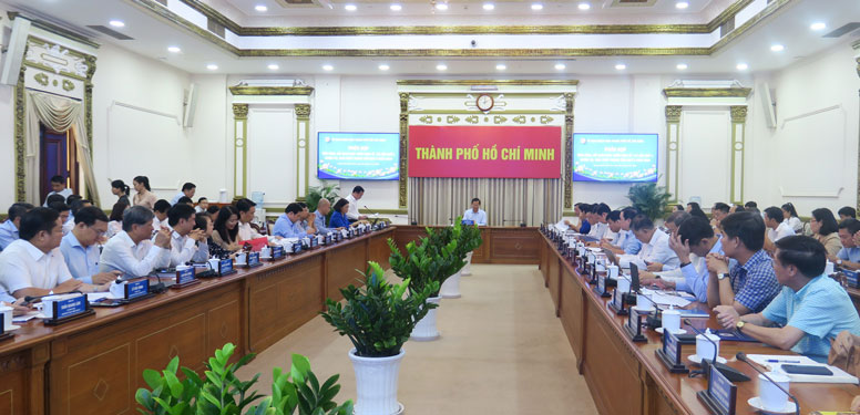 Nhiều t&iacute;n hiệu t&iacute;ch cực của TP HCM được th&ocirc;ng tin trong cuộc họp Ảnh MINH HIỆP