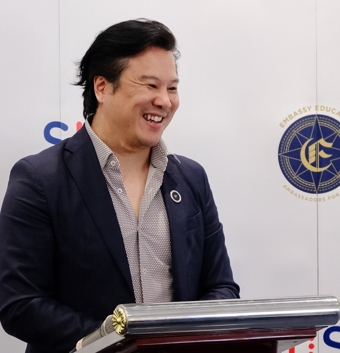 Thanh Bùi mở