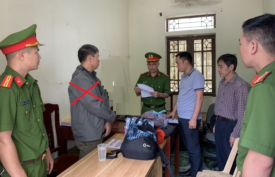 Bắt người đ&agrave;n &ocirc;ng vu khống, x&uacute;c phạm c&ocirc;ng an- Ảnh 1.