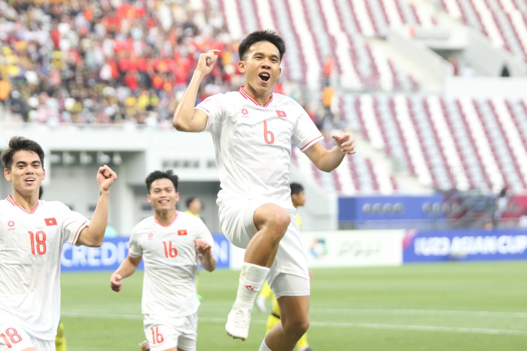 U23 Uzbekistan v&agrave; U23 Việt Nam sớm gi&agrave;nh v&eacute; v&agrave;o tứ kết- Ảnh 2.