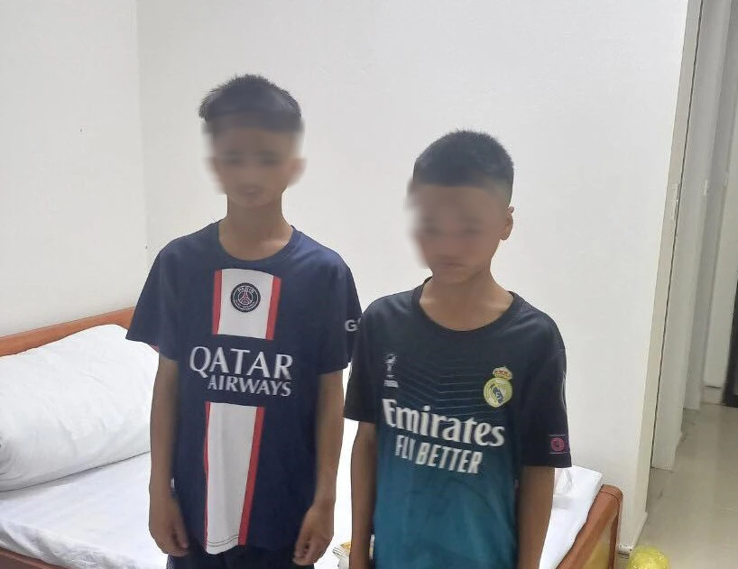Sự thật bất ngờ vụ "2 anh em đạp xe mấy trăm km xuống H&agrave; Nội t&igrave;m mẹ"- Ảnh 1.