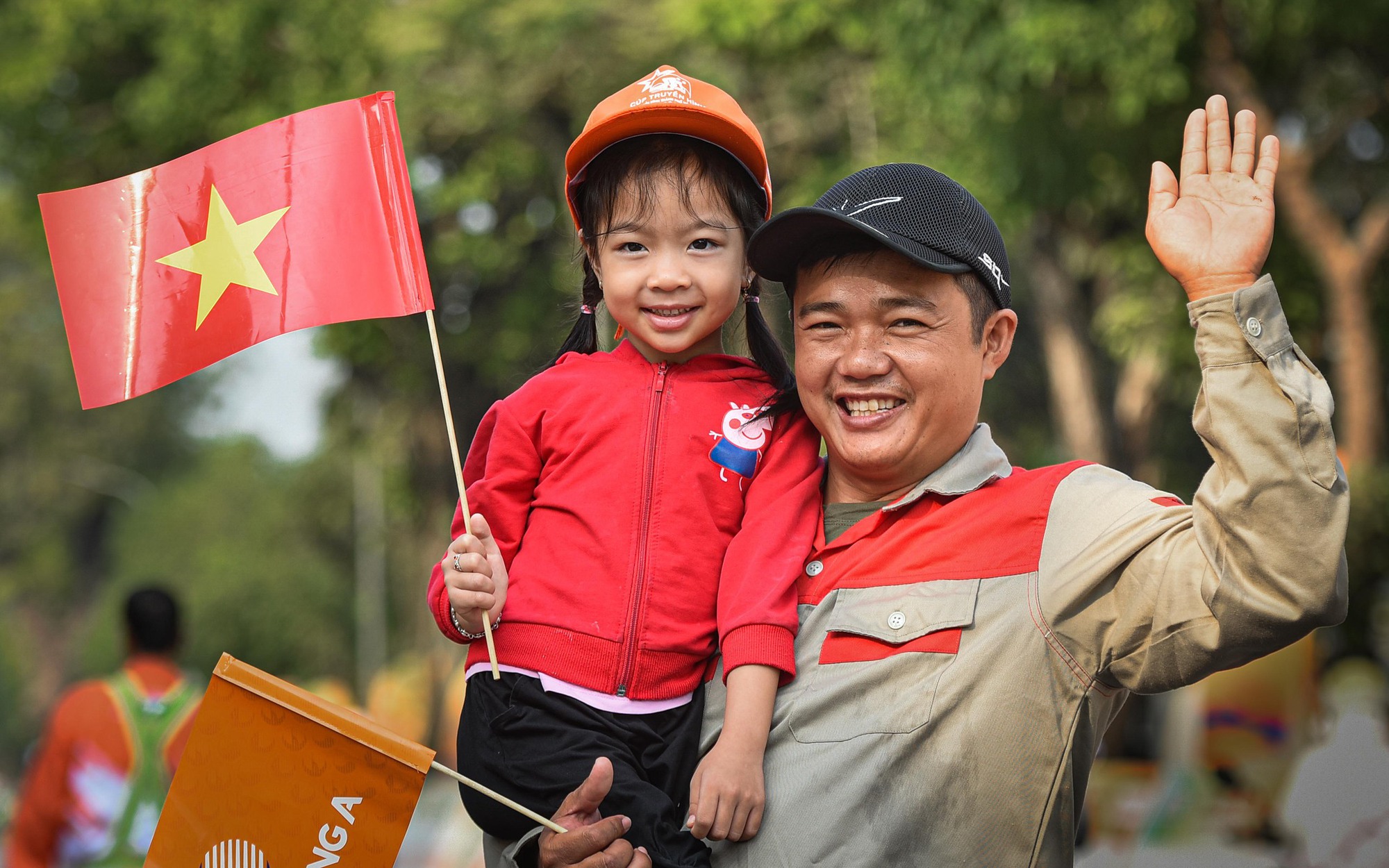 Ảnh đẹp trong tuần: Quốc kỳ mừng chiến thắng