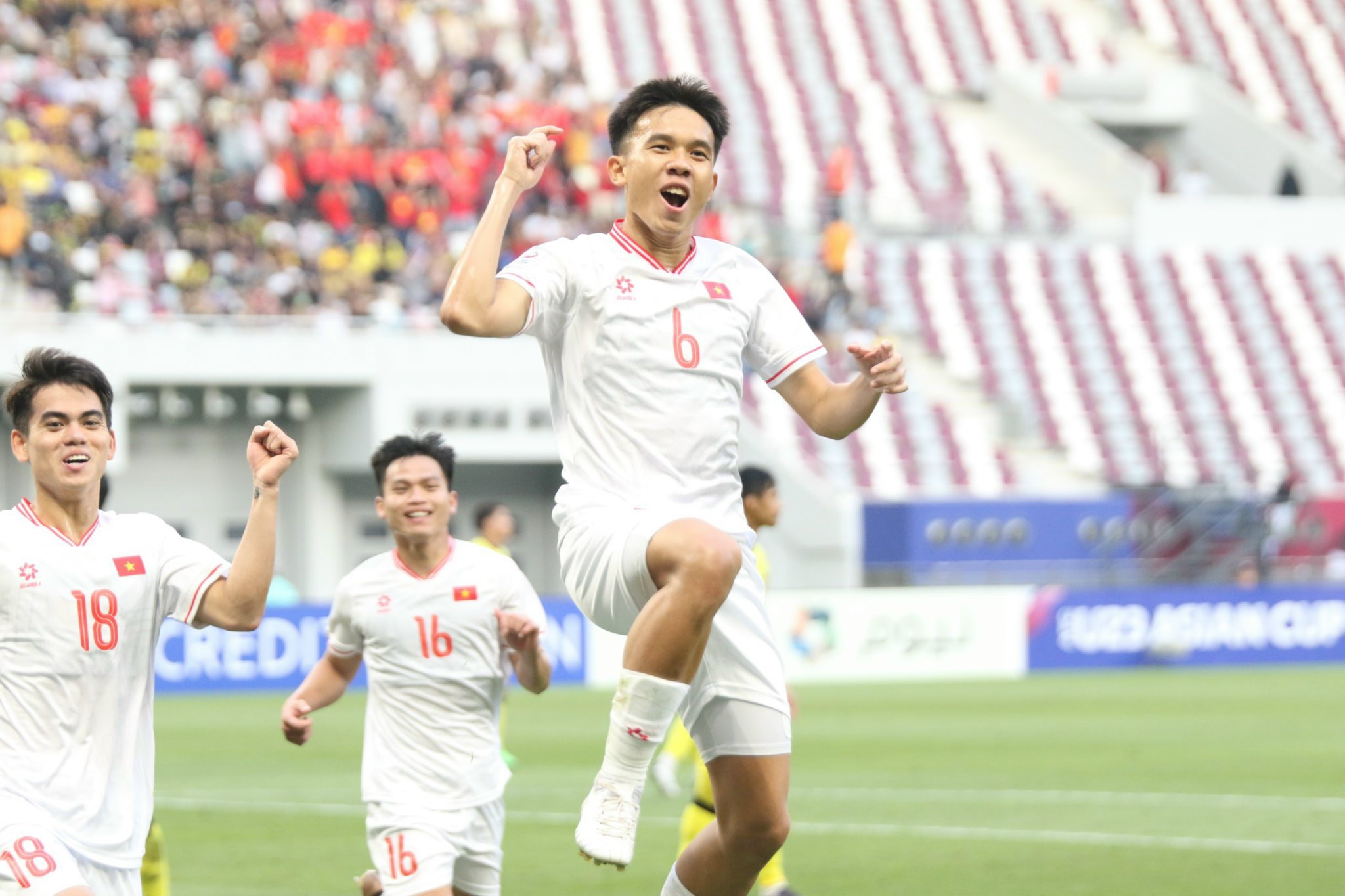HLV Ho&agrave;ng Anh Tuấn tự h&agrave;o với m&agrave;n tr&igrave;nh diễn của U23  Việt Nam - Ảnh 4.