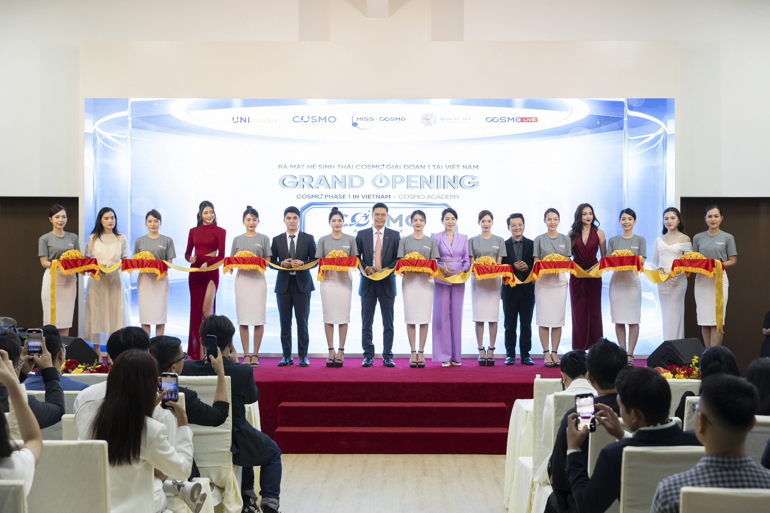 Unimedia ra mắt thương hiệu quốc tế Cosmo+- Ảnh 1.
