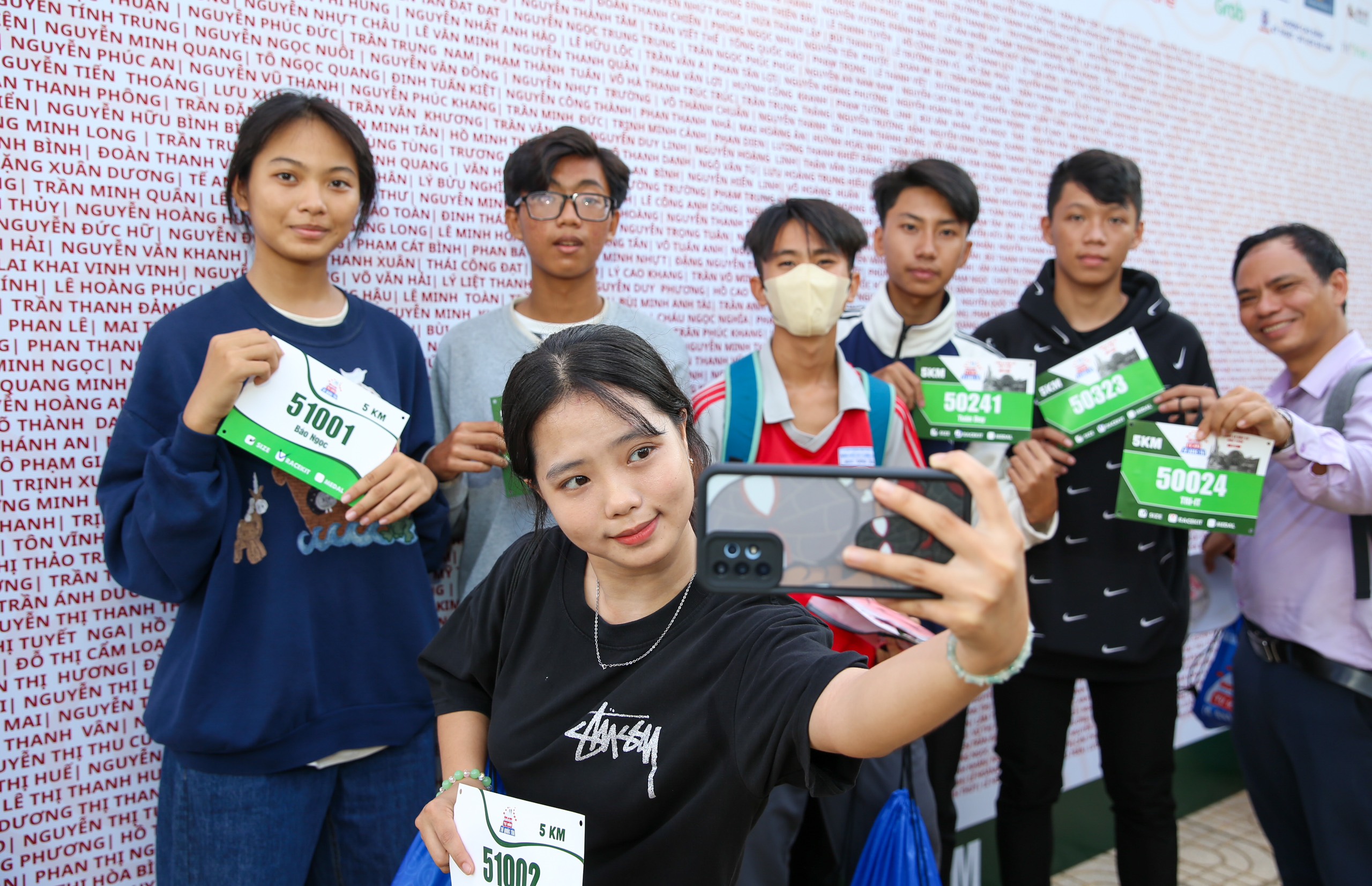 Hàng ngàn runner háo hức chờ tranh tài Giải half-marathon