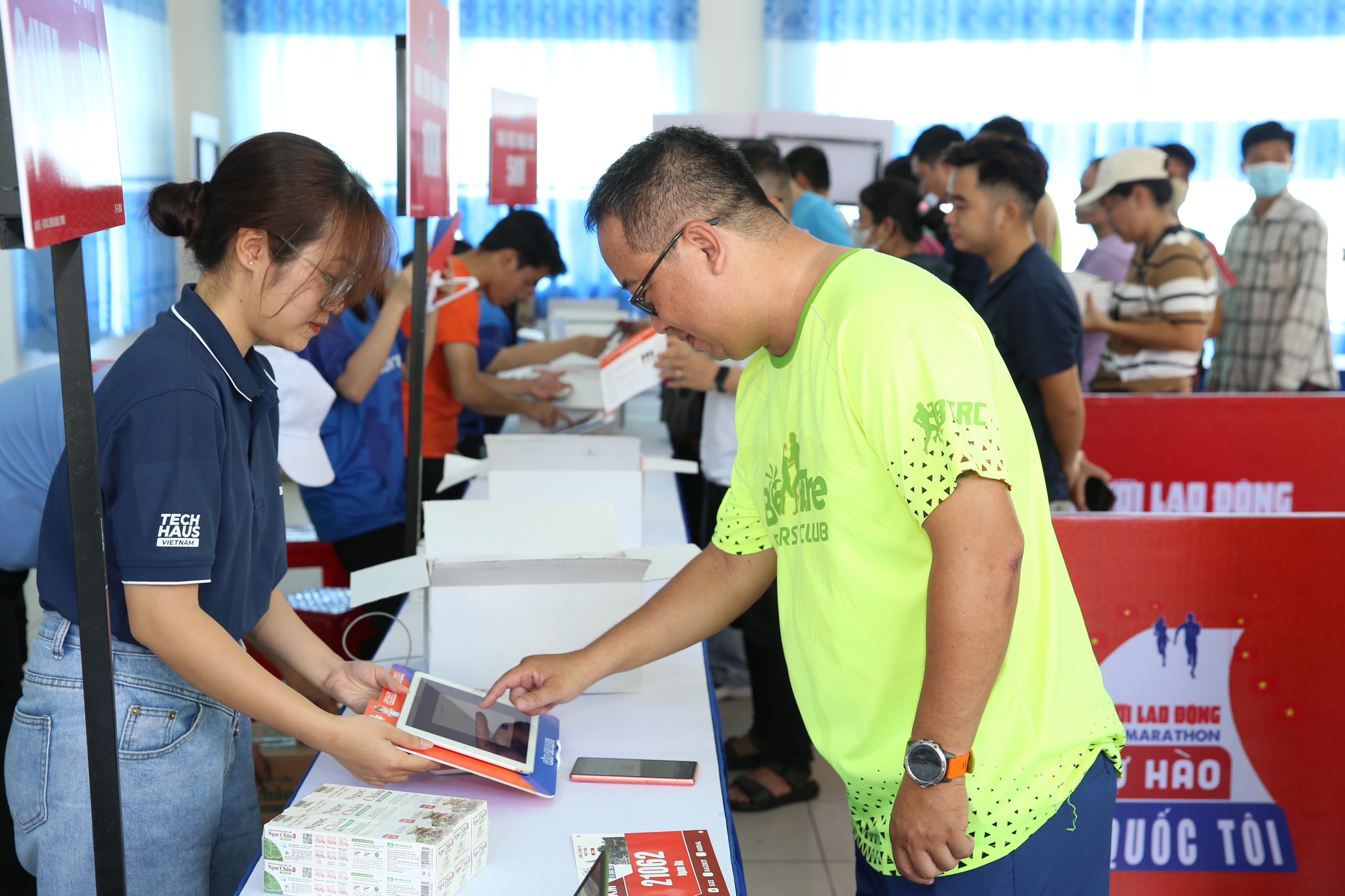 Hàng ngàn runner háo hức chờ tranh tài Giải half-marathon