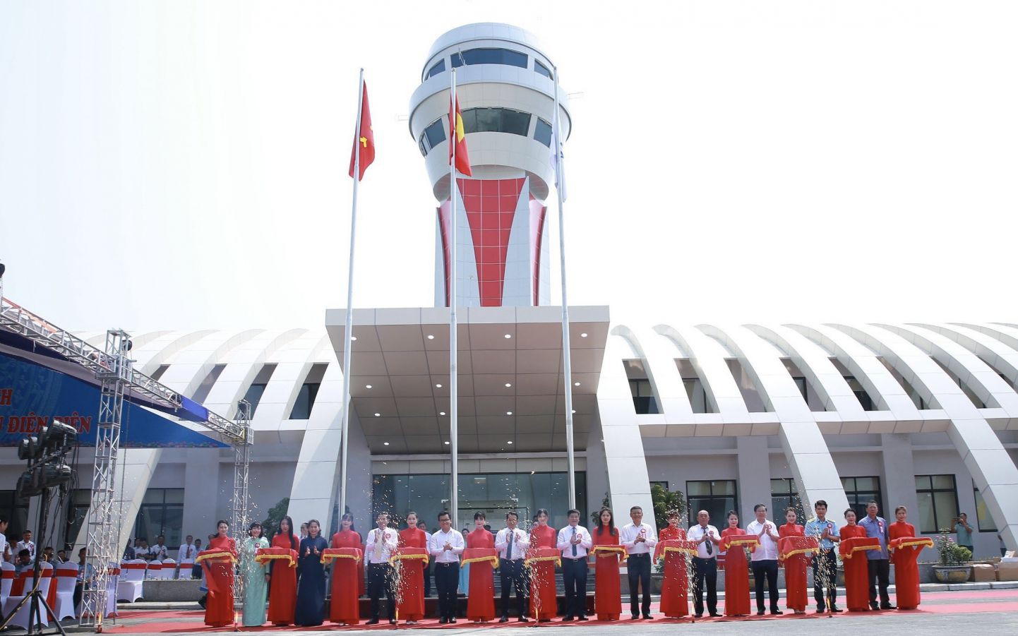 Khánh thành Đài Kiểm soát không lưu Điện Biên
