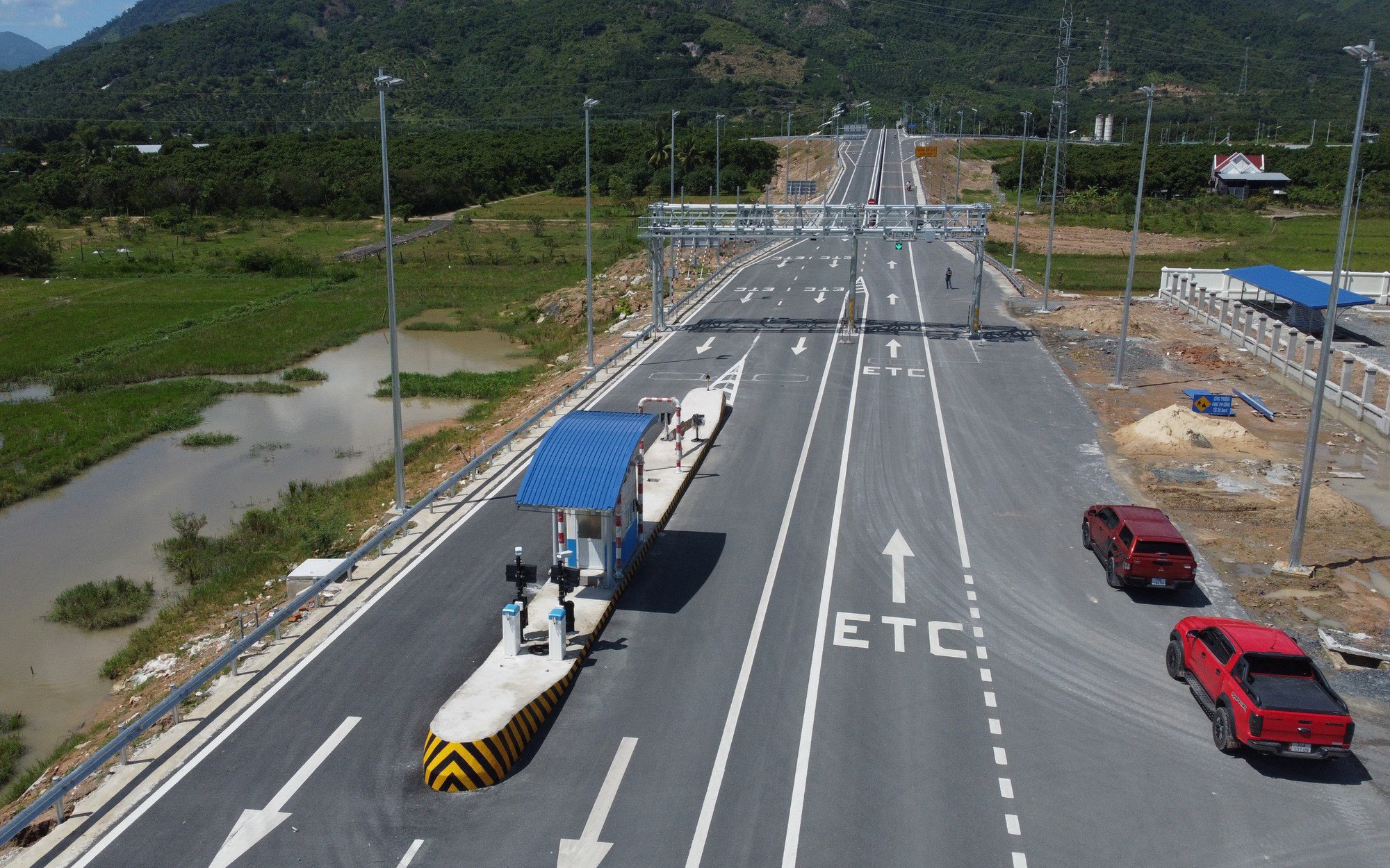 Thu phí đường cao tốc Nha Trang - Cam Lâm mức cao nhất hơn 311.000 đồng