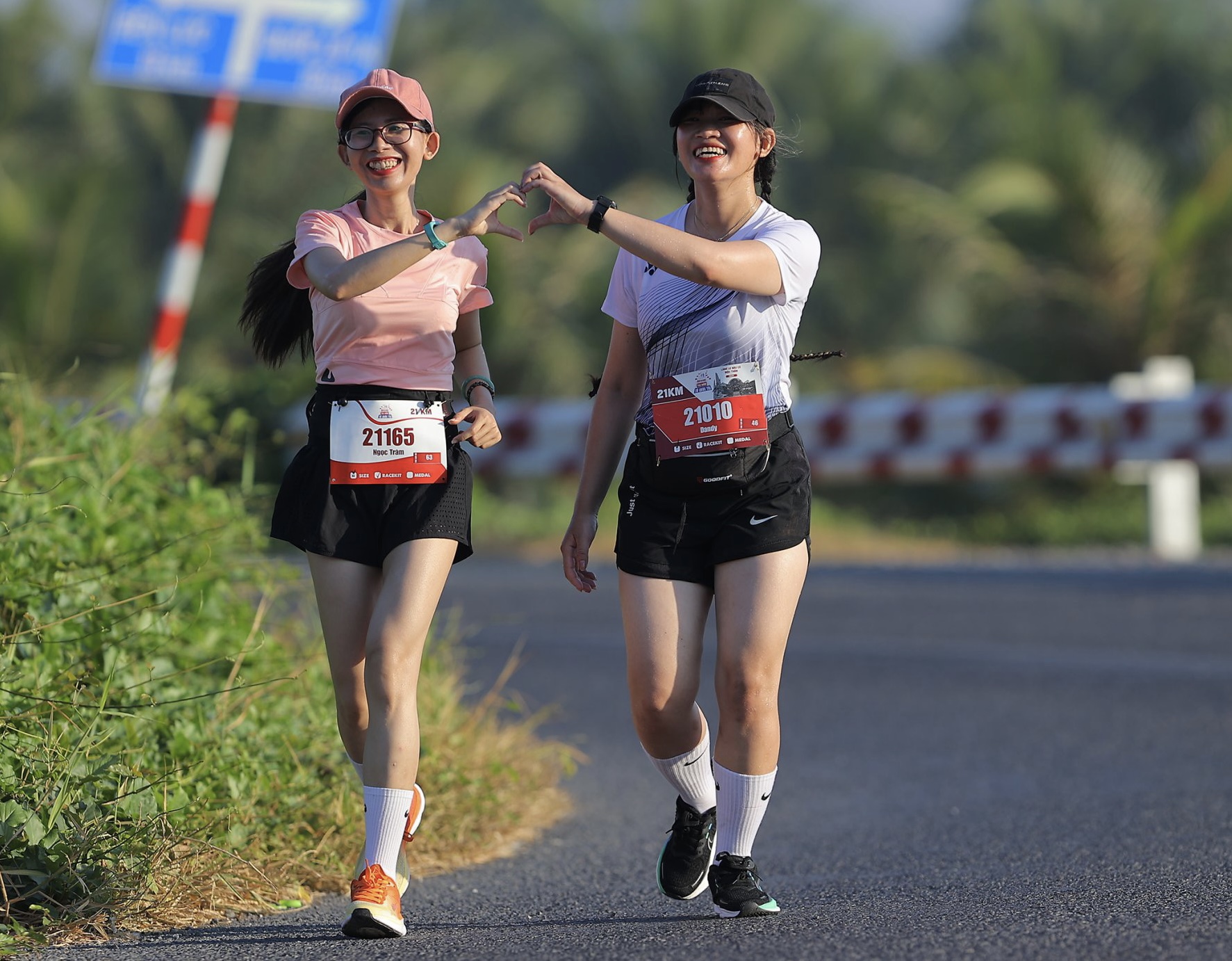 B&oacute;ng hồng v&agrave; những khoảnh khắc th&uacute; vị tại đường chạy "Tự h&agrave;o Tổ quốc t&ocirc;i"- Ảnh 9.