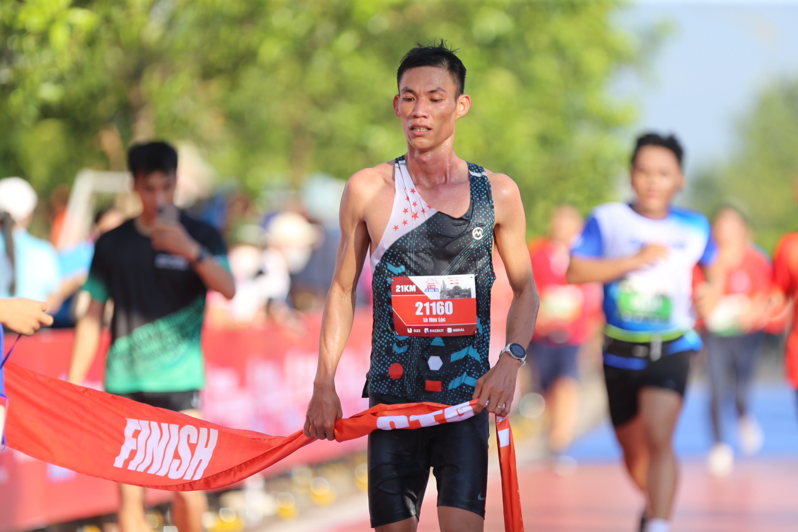 Giải half-marathon &ldquo;Tự h&agrave;o Tổ quốc t&ocirc;i&rdquo;: Hạnh ph&uacute;c, vinh dự khi gi&agrave;nh chiến thắng- Ảnh 4.